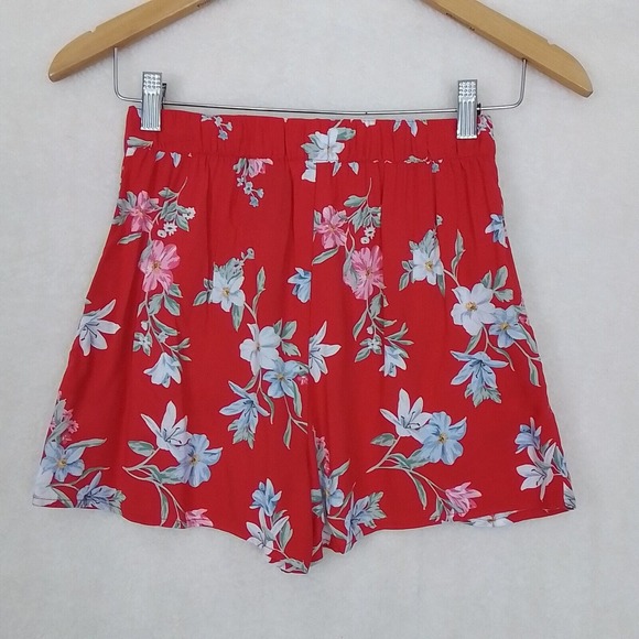 H&M Womens Shorts 0 Red White Floral High Rise Pull On Shorts Pockets Relaxed - Picture 2 of 9